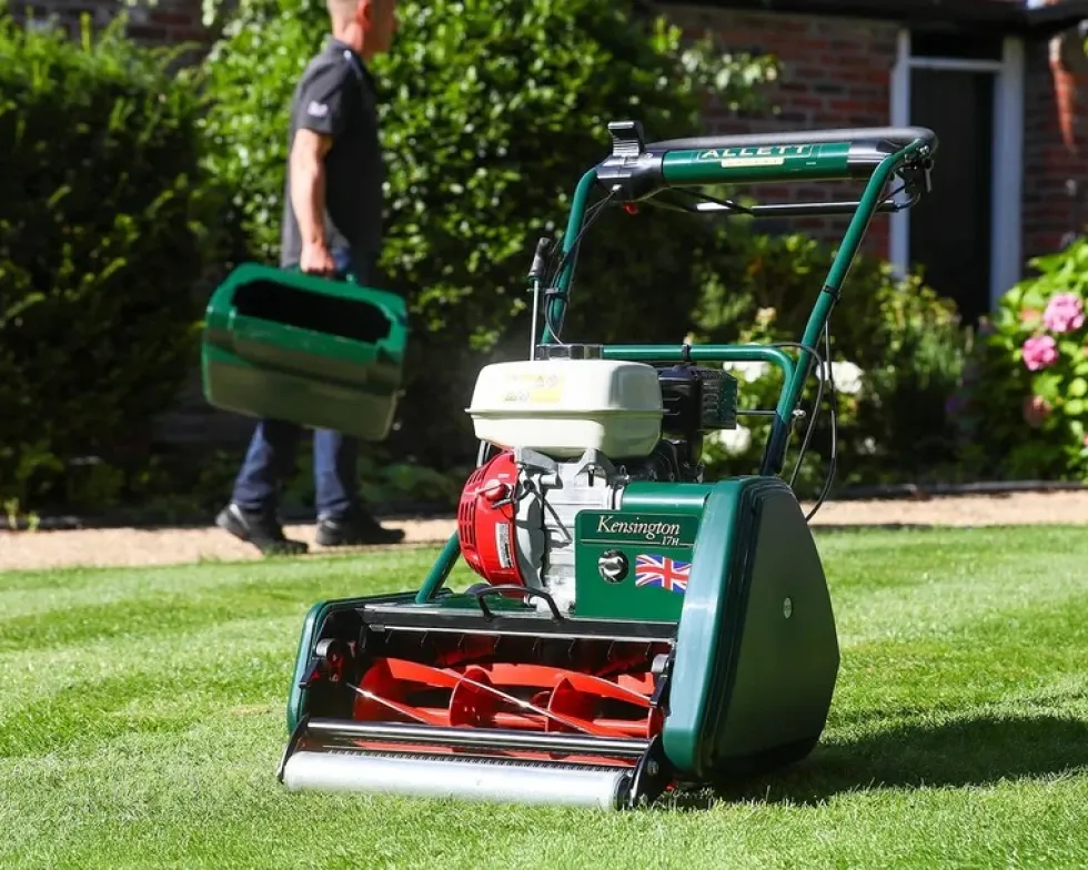 Allett Kensington 17 Briggs & Stratton Cylindergräsklippare