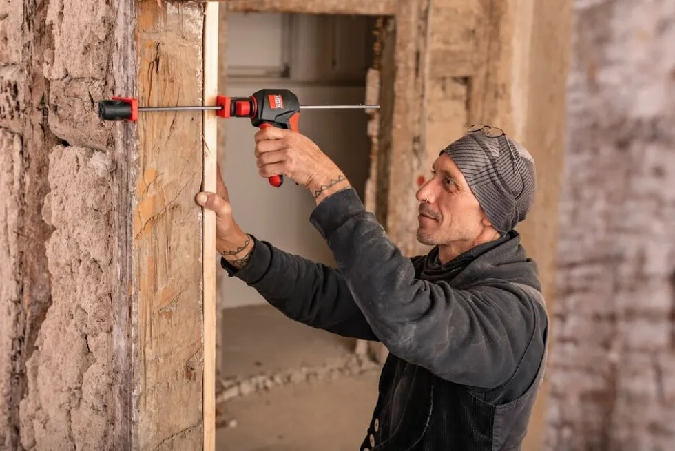 Bessey Enhandstving med roterande handtag