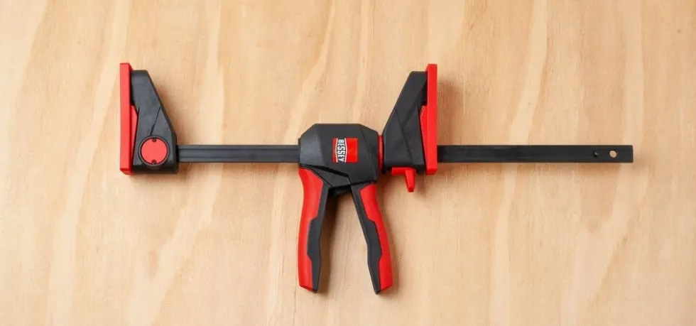 Bessey Enhandstving med roterande handtag