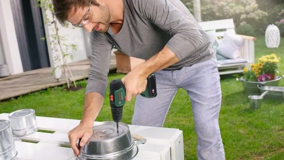 Bosch Borrskruvdragare UniversalDrill 18 utan batteri & laddare
