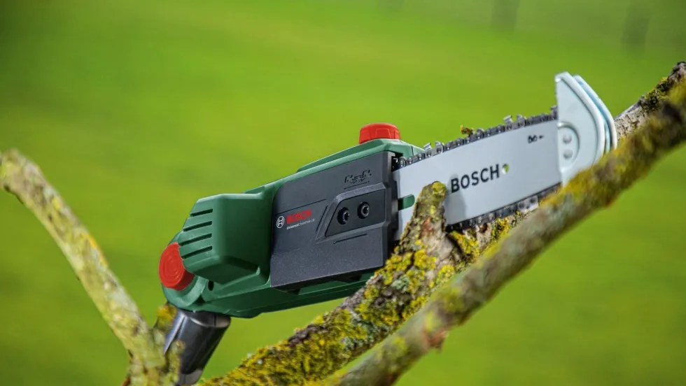 Bosch Grensåg Teleskopisk 18V med 1x2,5Ah batteri & laddare
