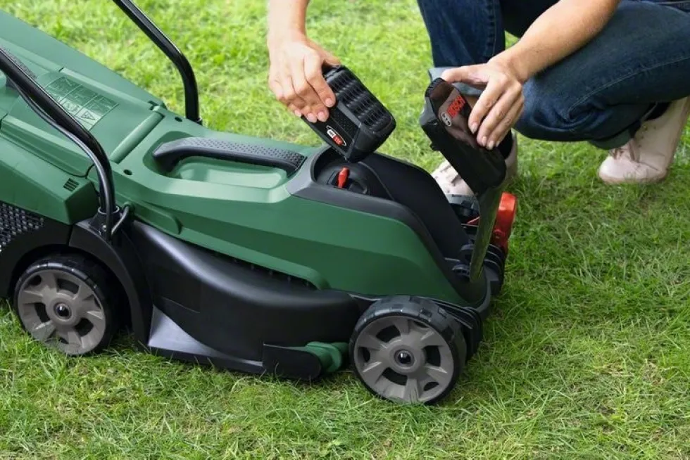 Bosch Gräsklippare Citymower 18V-32 med 1x4Ah batteri & laddare