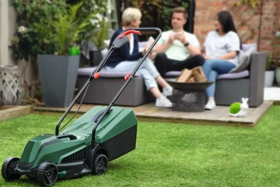 Bosch Gräsklippare Easymover 18V-32 med 1x4Ah batteri & laddare
