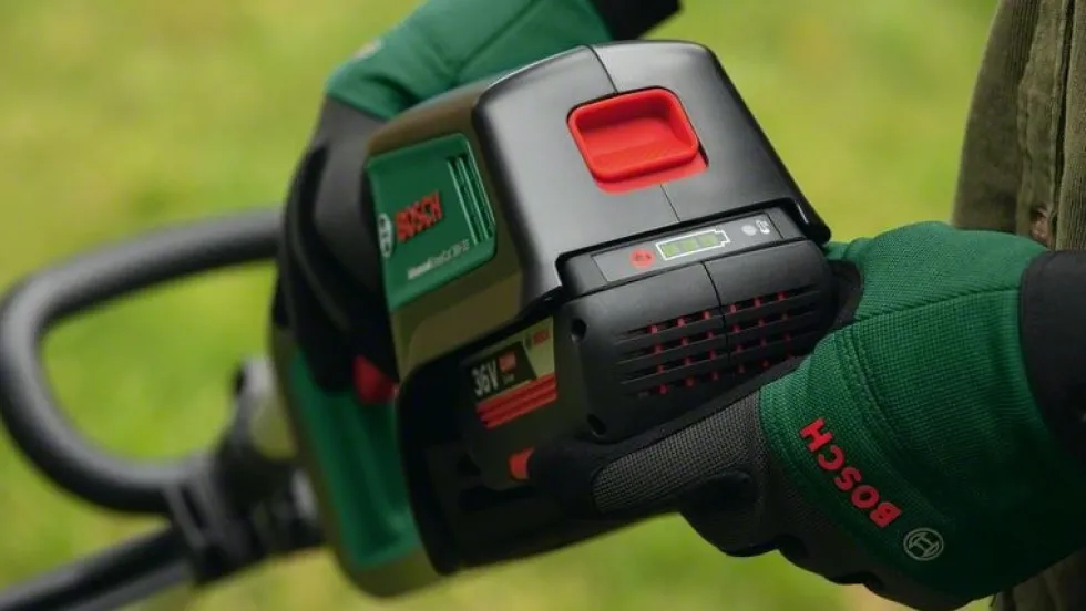 Bosch Grästrimmer Advgrasscut 36V-33 med 1x2Ah batteri & laddare