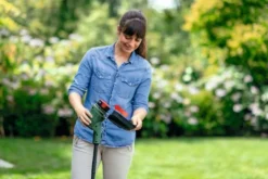 Bosch Grästrimmer Easygrasscut 18V-230 med 1x2Ah batteri & laddare