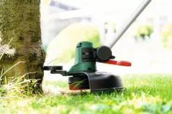 Bosch Grästrimmer Universalgrasscut 18V med 1x2,5Ah batteri & laddare