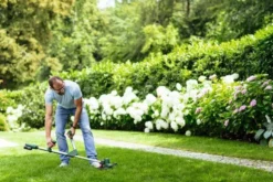 Bosch Grästrimmer Universalgrasscut 18V-26 med 1x2,5Ah batteri & laddare