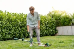 Bosch Grästrimmer Univgrasscut 18V-260 med 1x2Ah batteri & laddare