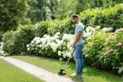 Bosch Grästrimmer Univgrasscut 18V-260 med 1x2Ah batteri & laddare
