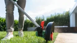 Bosch Grästrimmer Univgrasscut 18V-260 med 1x2Ah batteri & laddare
