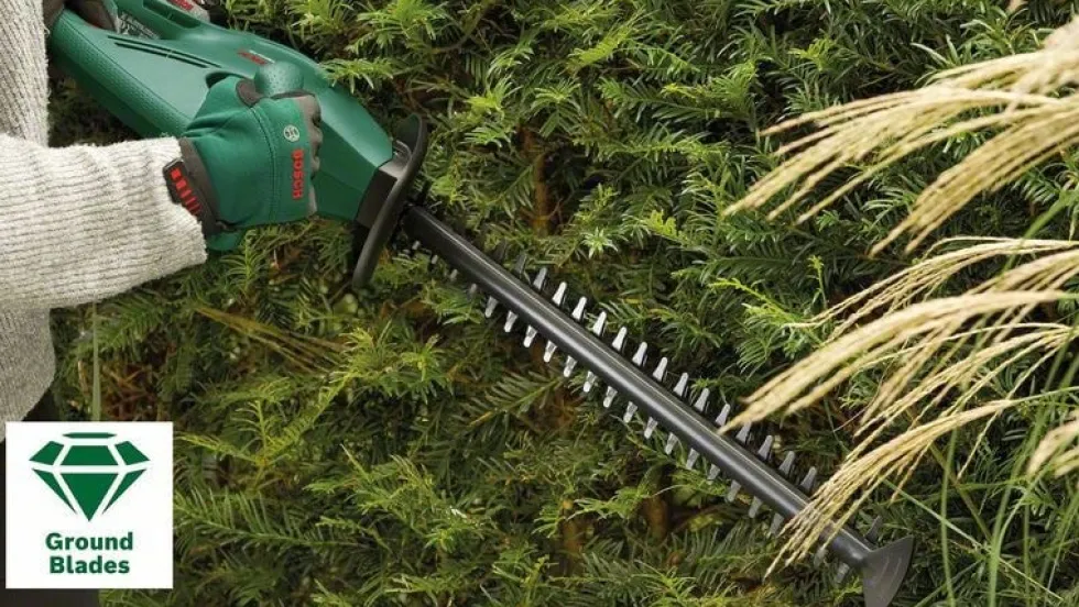 Bosch Häcksax Easyhedgecut 18V-45 med 2x2Ah batterier & laddare