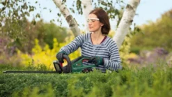 Bosch Häcksax Universalhedgecut 18V-50 inkl. stödhandtag, utan batteri & laddare