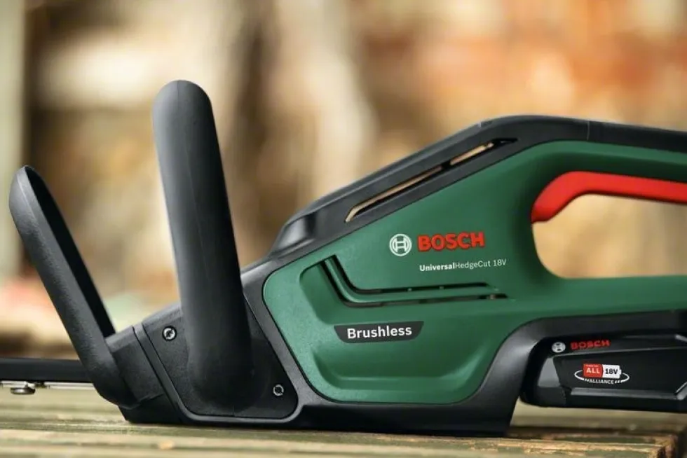 Bosch Häcksax Universalhedgecut 18V-55 ink. stödhandtag, utan batteri & laddare i L-BOXX