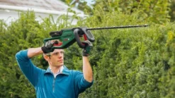 Bosch Häcksax Universalhedgecut 18V-55 ink. stödhandtag, utan batteri & laddare i L-BOXX