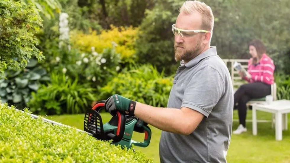 Bosch Häcksax Universalhedgecut 60