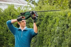 Bosch Häcksax Universalhedgecut 18V-55 med 1x2,5Ah batteri & laddare