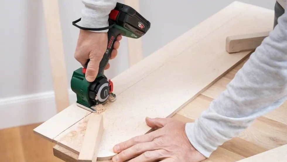 Bosch Multisåg Nanobladesåg 18V med 1x2,5Ah batteri & laddare