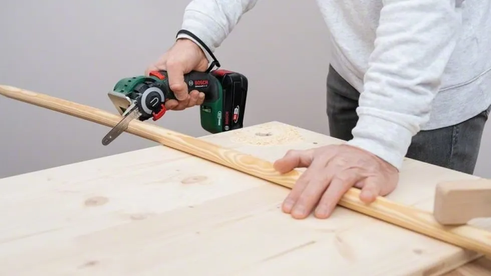 Bosch Multisåg Nanobladesåg 18V med 1x2,5Ah batteri & laddare