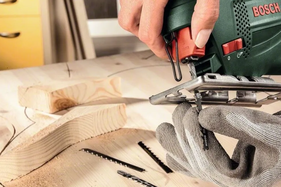 Bosch Sticksåg PST 700 E CT