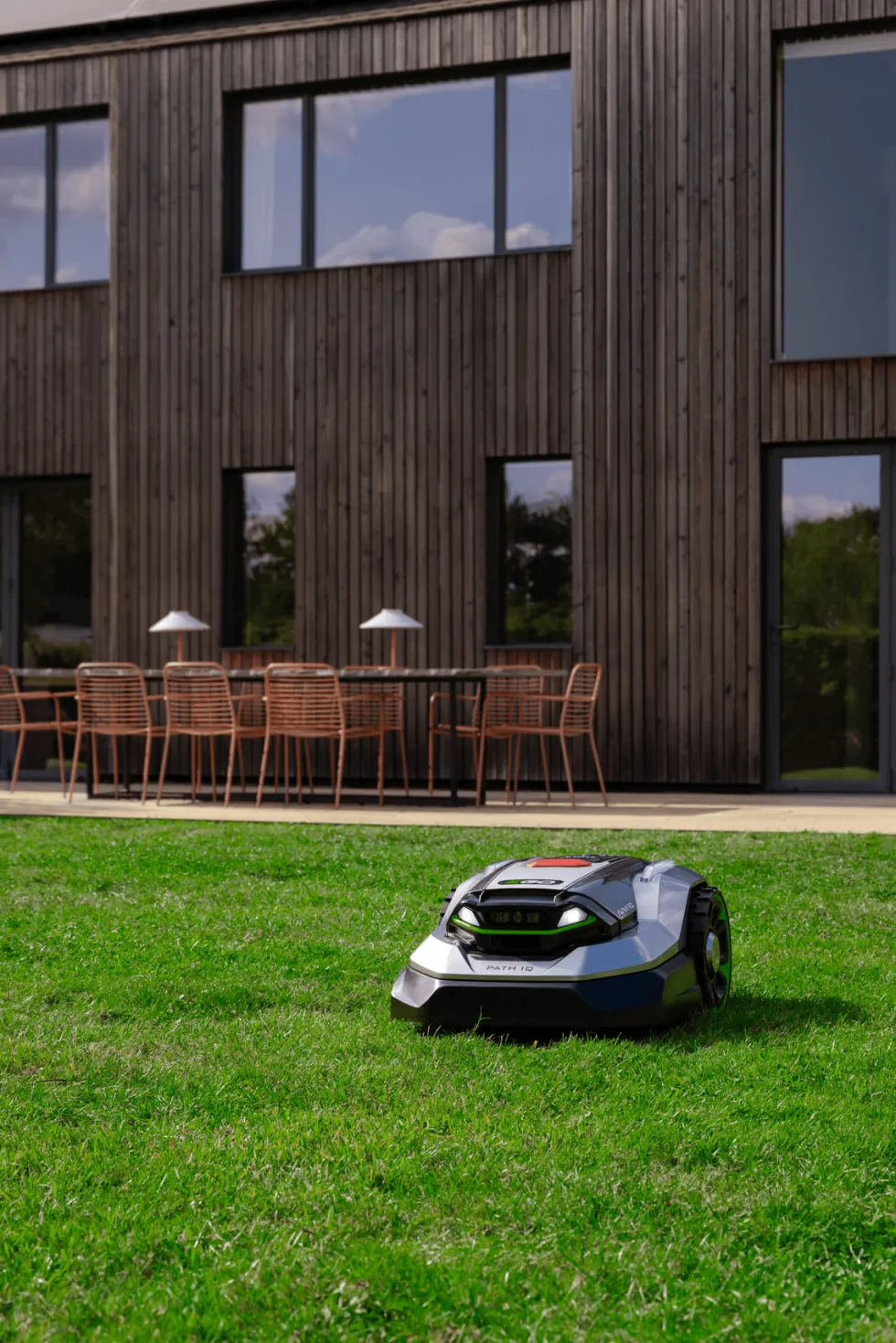 EGO RMR6000E AURA-R2 Robotgräsklippare