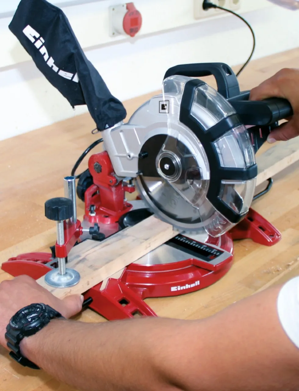 Einhell TC-MS 2112 Kap-/geringssåg