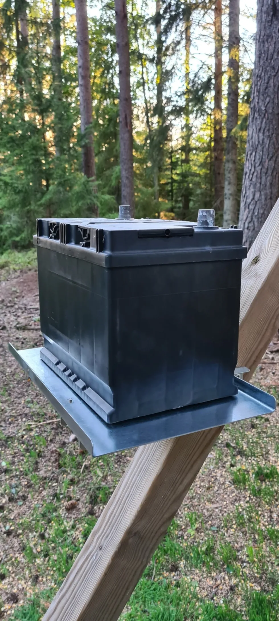 5etta Batteriplattan, hållare för batteri