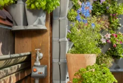 Gardena NatureUp! Bevattningsset Vertikal växthållare, hörnstående