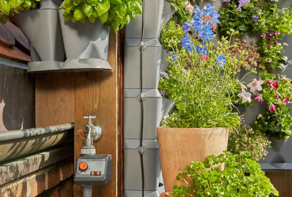 Gardena NatureUp! Bevattningsset Vertikal växthållare, hörnstående