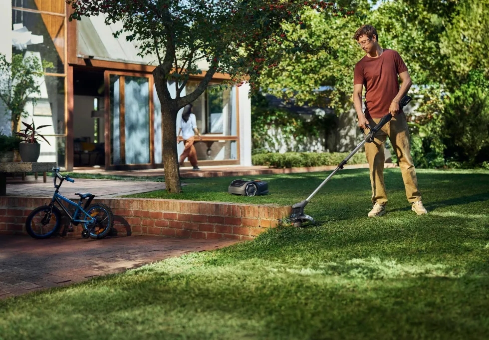 Husqvarna Aspire™ T28 18-B45 Batteritrimmer