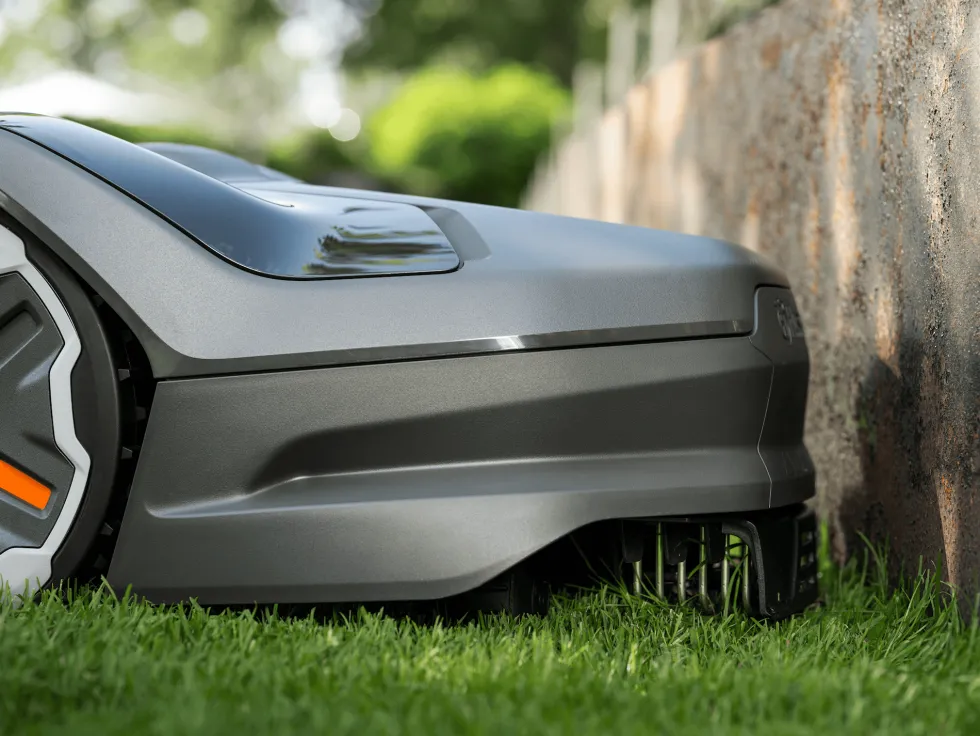 Husqvarna Automower® 305E NERA Robotgräsklippare