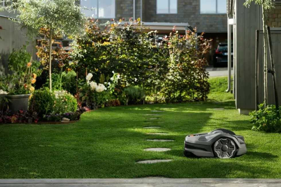 Husqvarna Automower® 310E NERA Robotgräsklippare inkl Epos