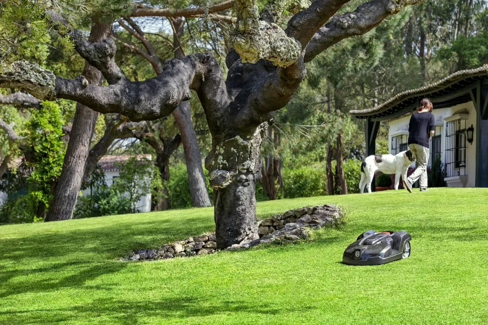Husqvarna Automower® 440 Robotgräsklippare
