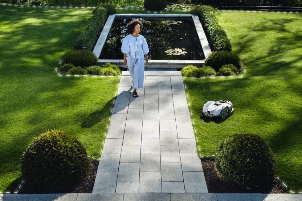 Husqvarna Automower® 410VE Nera Robotgräsklippare