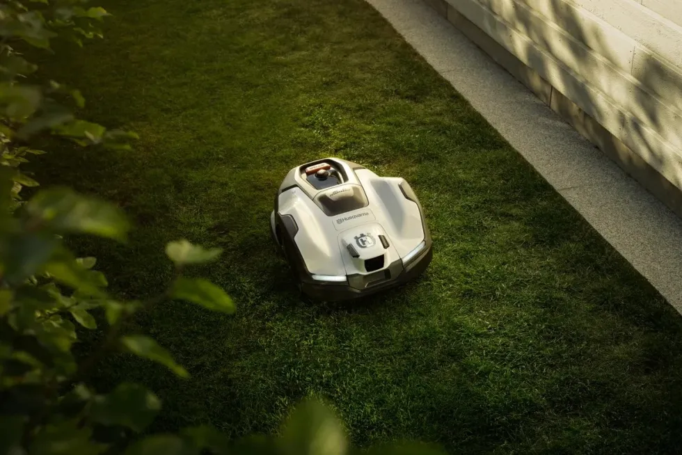 Husqvarna Automower® 410VE Nera Robotgräsklippare