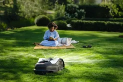 Husqvarna Automower® 405VE Nera Robotgräsklippare