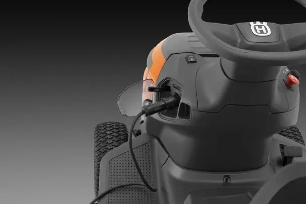 Husqvarna Batteridriven Trädgårdstraktor TC 100i