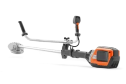 Husqvarna 535iFR Batteriröjsåg inkl. sele och tre skärutrustningar
