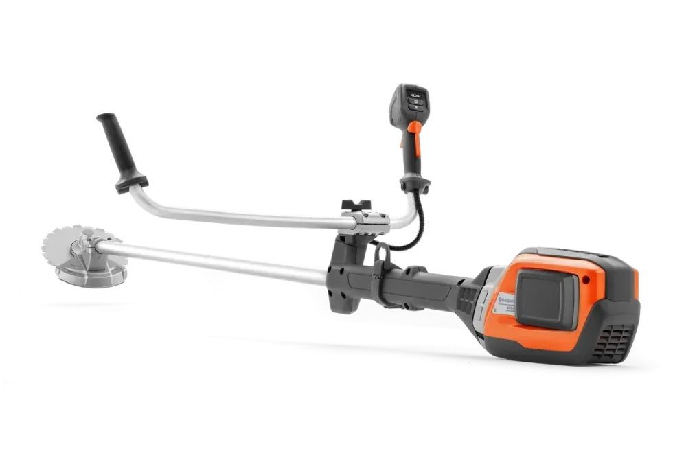 Husqvarna 535iFR Batteriröjsåg inkl. sele och tre skärutrustningar