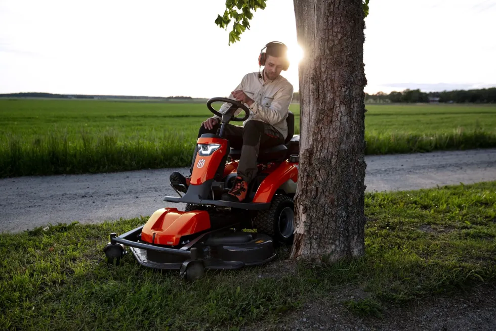 Husqvarna Åkgräsklippare Rider R 316TsX AWD inkl. 112cm klippdäck