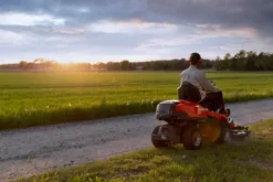 Husqvarna Åkgräsklippare Rider R 316TsX AWD inkl. 112cm klippdäck