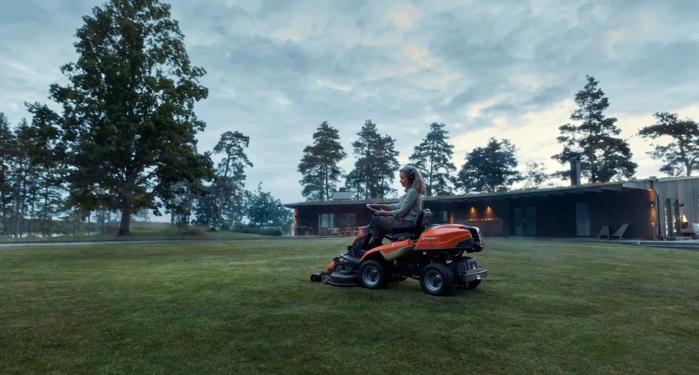 Husqvarna Åkgräsklippare Rider AWD R 216T