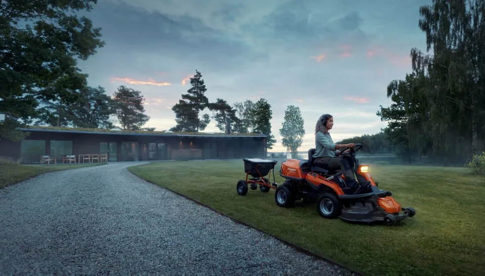 Husqvarna Åkgräsklippare Rider AWD R 216T