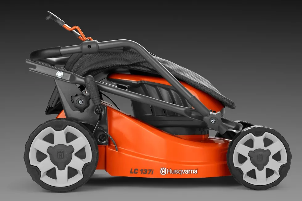 Husqvarna LC137i Batterigräsklippare
