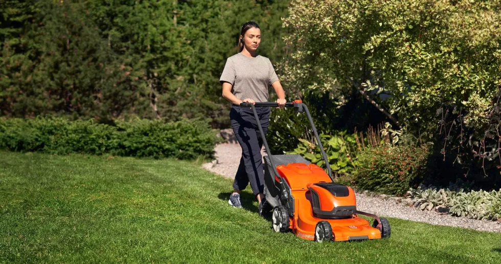 Husqvarna LC 247i Batterigräsklippare