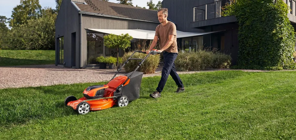 Husqvarna LC 142i Batterigräsklippare