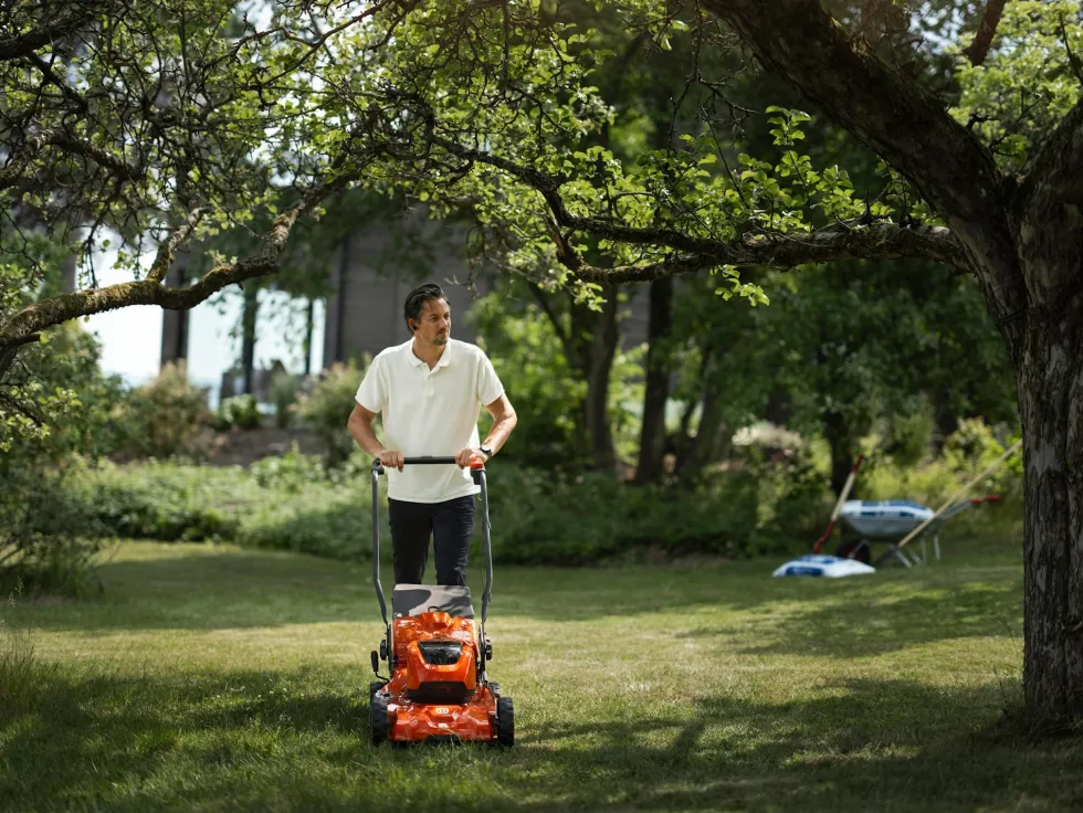 Husqvarna LC 251iS Batterigräsklippare