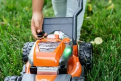 Husqvarna Leksaksgräsklippare