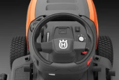 Husqvarna Trädgårdstraktor med uppsamlare TC 220T