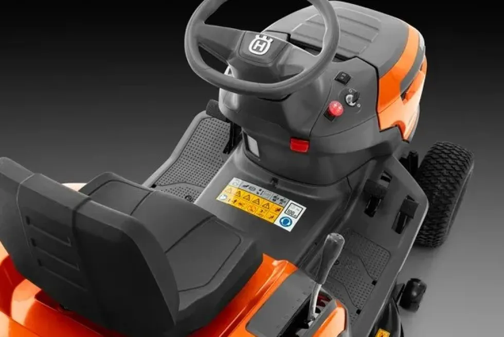 Husqvarna Trädgårdstraktor TC 112 med uppsamlare