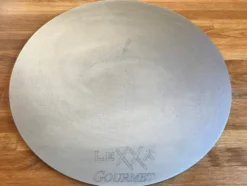 Lexxa Pizzastål kolstål, rund 390mm, gourmet